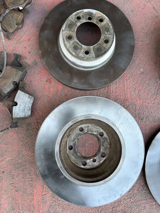 Set frane Bmw E90,E91 fata spate de pe motorizare 3.0 benzina
