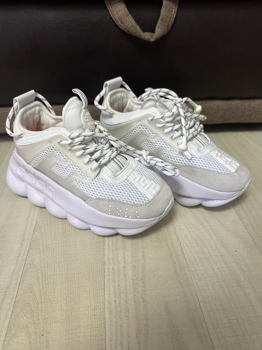 Versace chain reaction