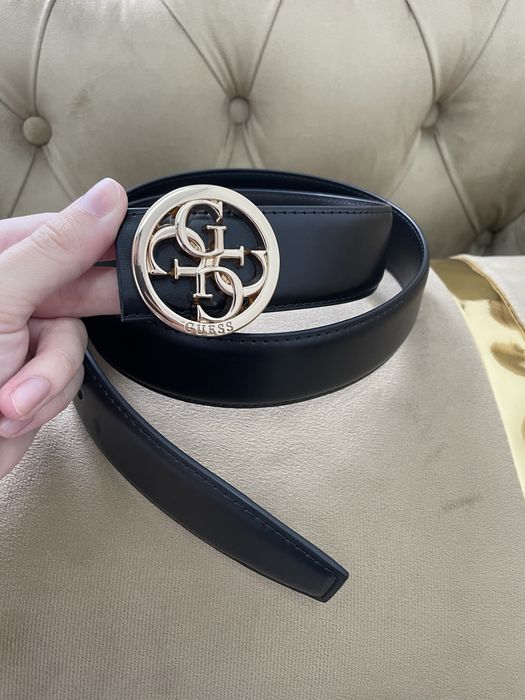 Curea Guess negru-auriu