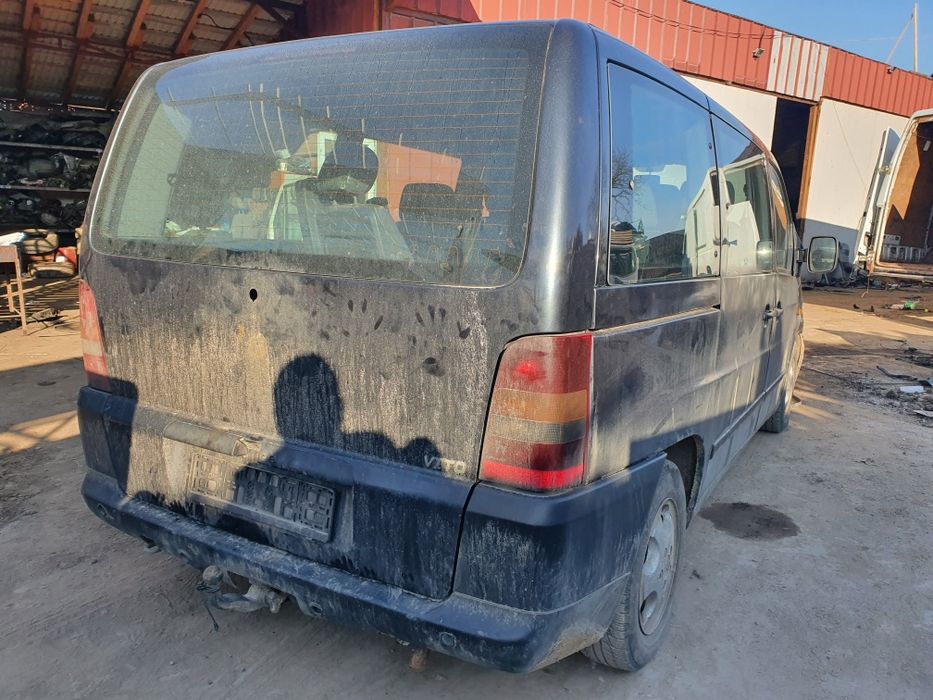 Dezmembrez Mercedes vito euro 3 2.2 cc manuala 8+1 locuri