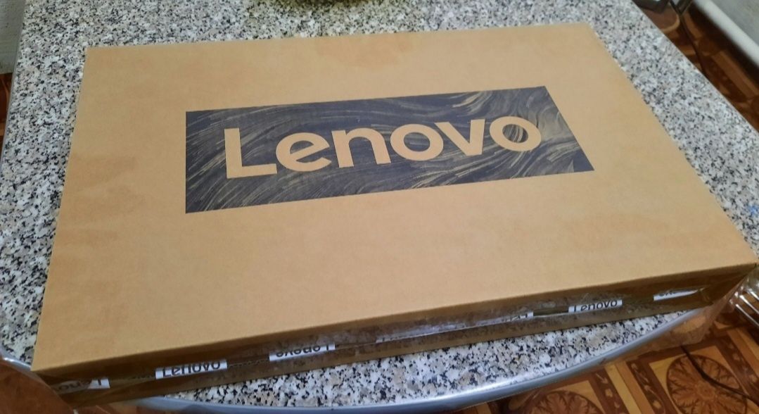 Продается ноутбук LENOVO