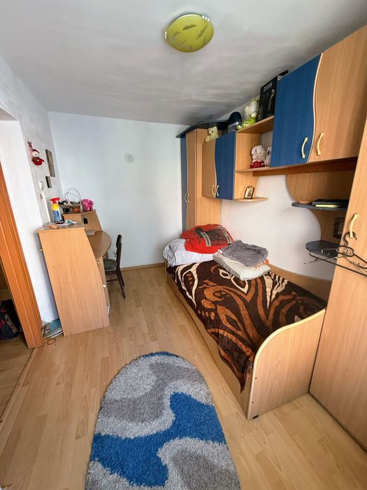 Apt 3 camere, 45 mp utili +balcon, zona Mall, Tg Jiu