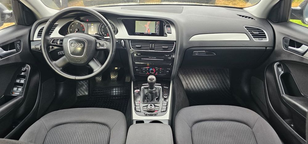~Audi A4~Motor 2l TDI~An 2011~Euro5~Navi~Senzori~Carte service~