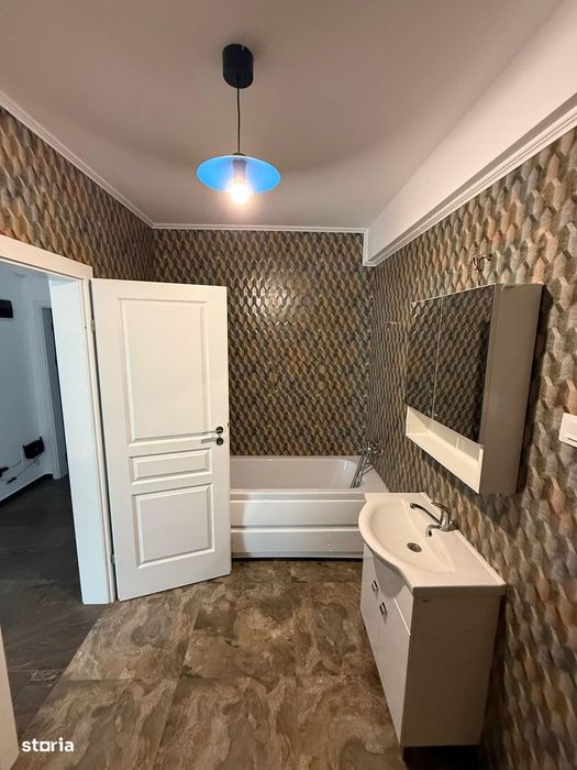 1 camera decomandat- 52 mp - etaj 1 - strada Soarelui -  79500 euro