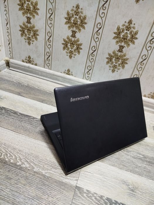 Lenovo ofisnoy noutbook 4/128gb xotira