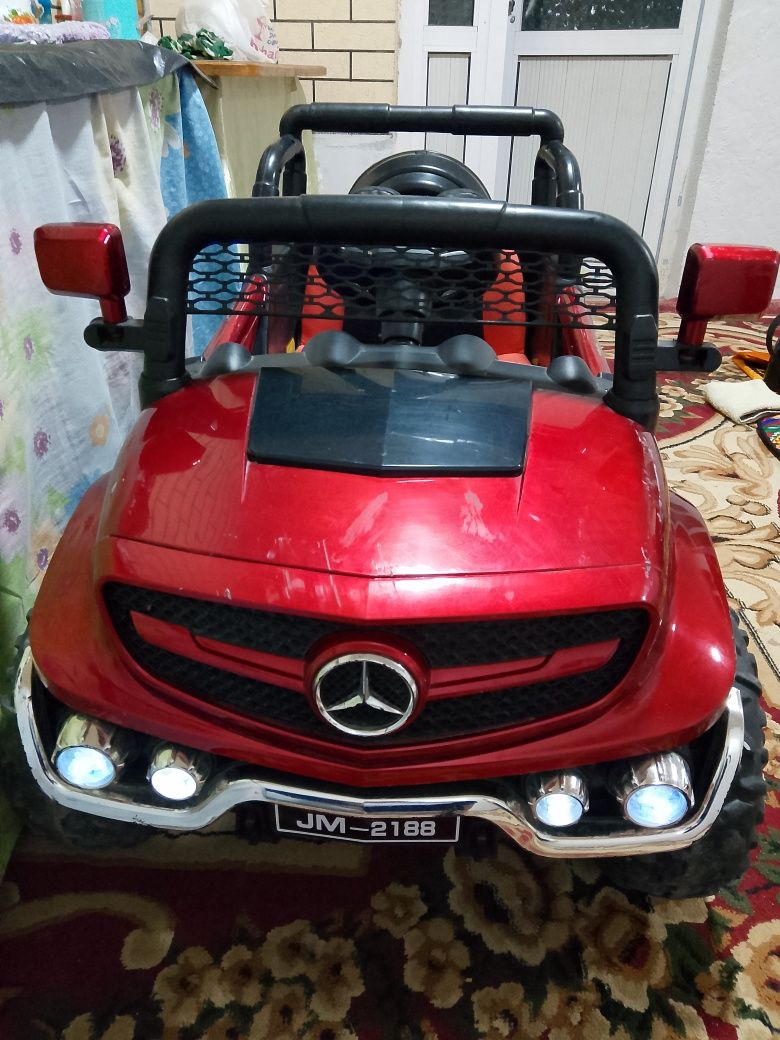Mercedes-Benz detskiy moshina