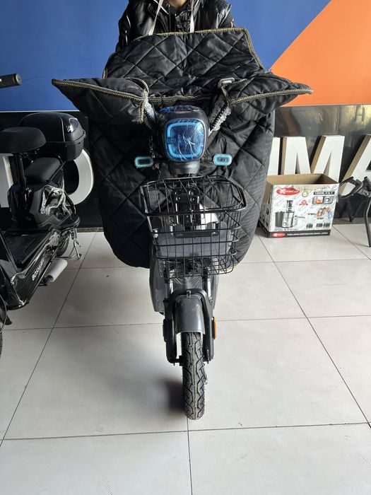 Shamoldan himoya qiluvchi skuter adyoli