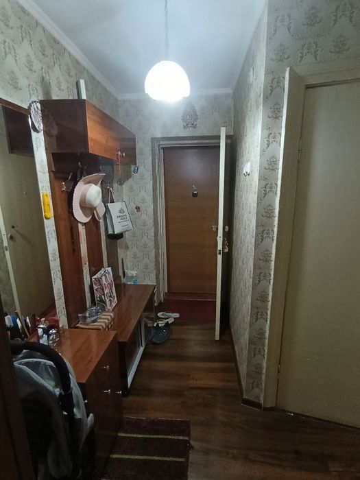 Продается квартира на Чиланзаре-13 кирпич 2/6 фархадский 2/2/5