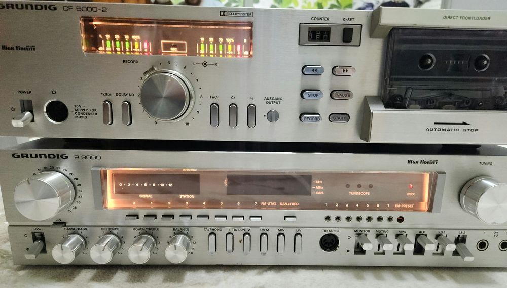 Superb deck Grundig cf 5000 - 2  - și Grundig cf 3000 amplificator