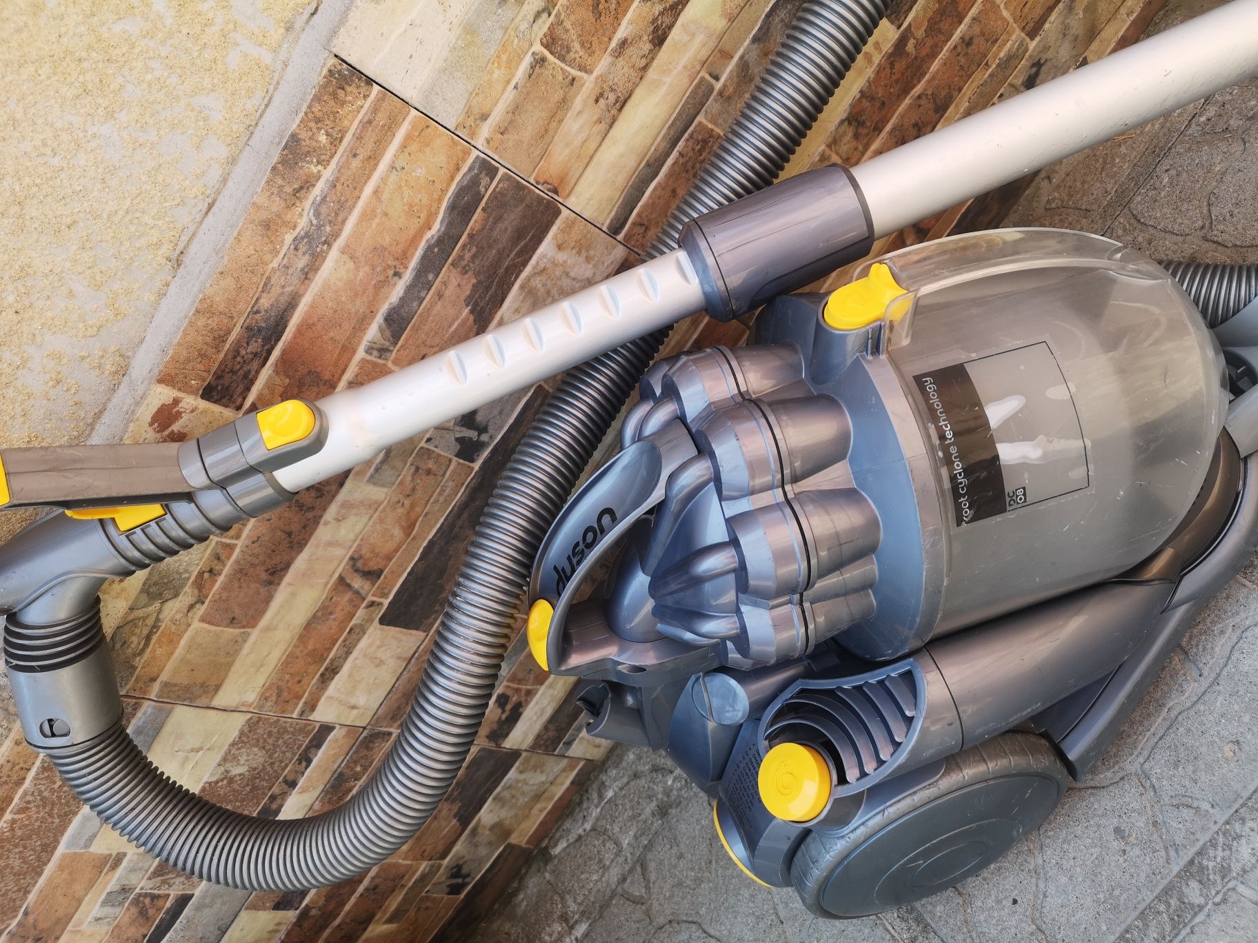 Прахосмукачка Dyson dc08 Отлично състояние