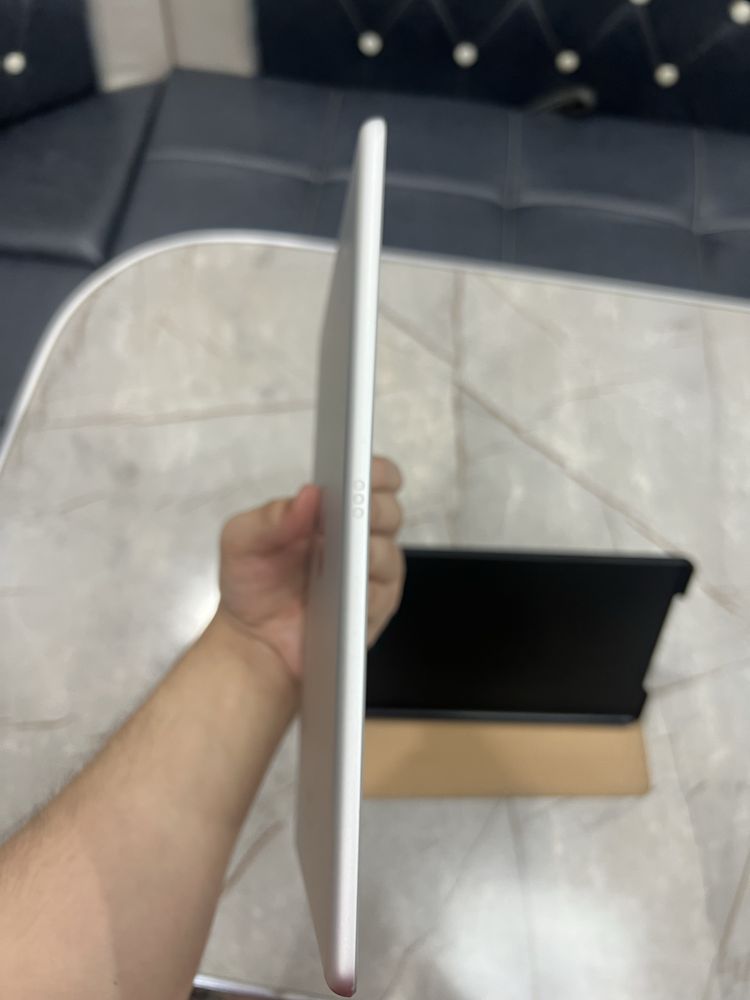 iPad 9 / 64 gb / silver