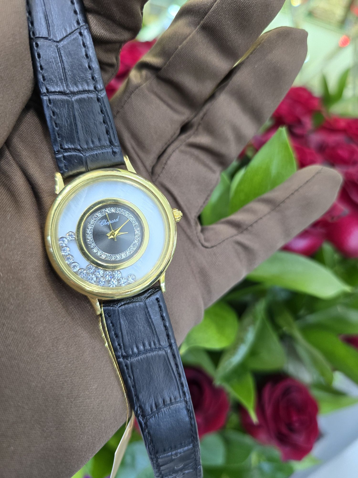 Продам женские золотые часы Chopard