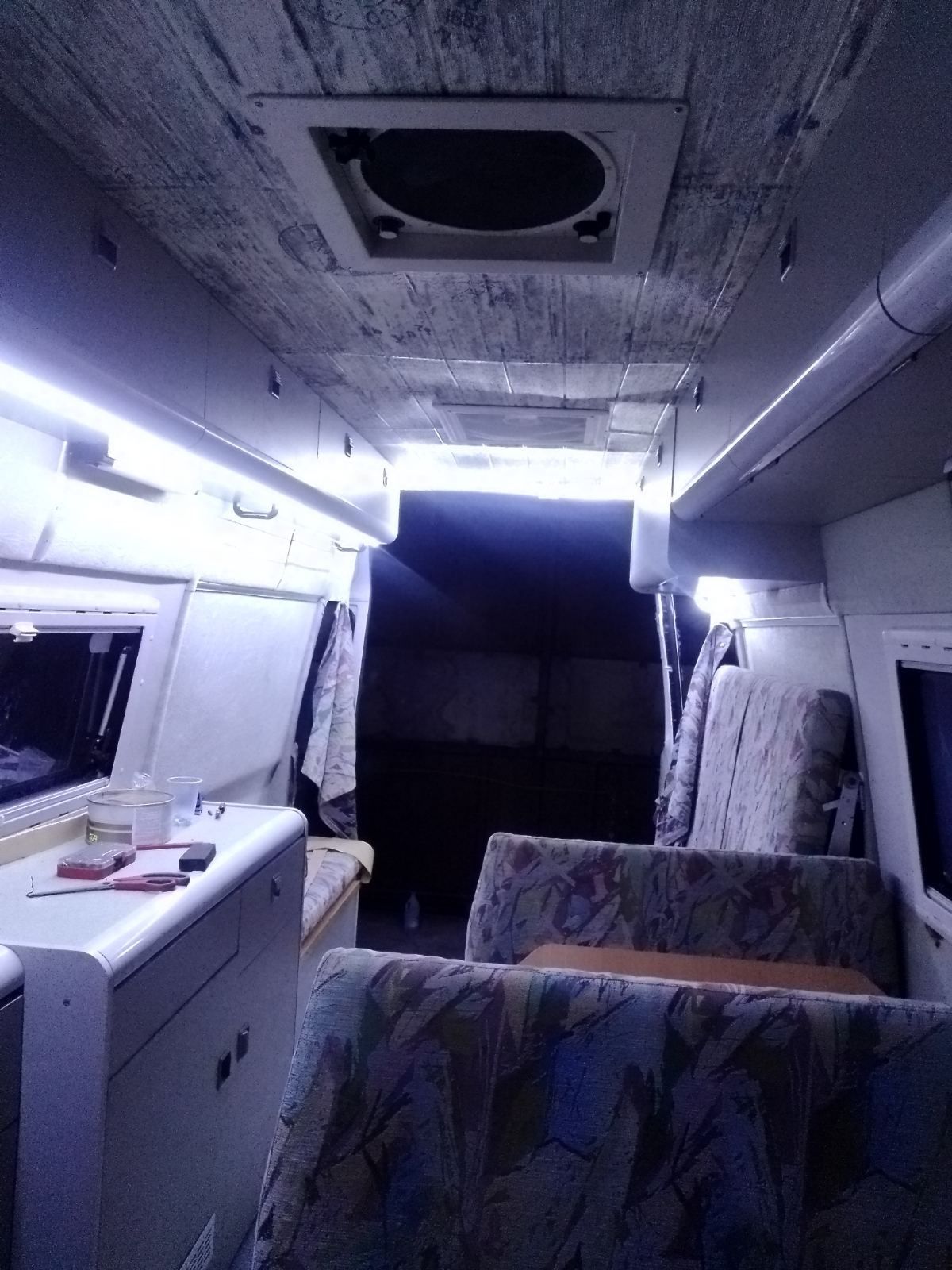 Продава се кемпер Пежо дж 5 , газ бензин