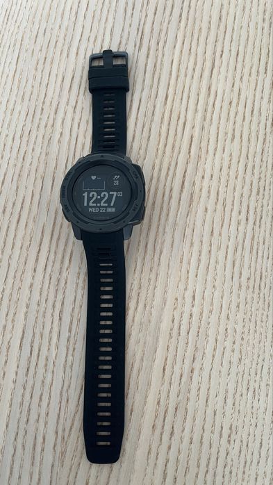 Продавам Garmin instinct