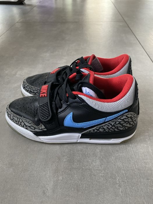 Vand adidasi Nike Jordan Air