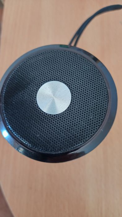 Vând boxa portabila este stare foarte buna funcționare