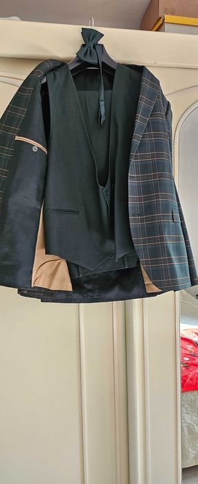 Costum barbat ocazie speciala