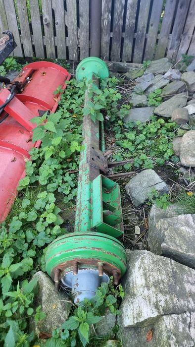 Axa remorca agricola