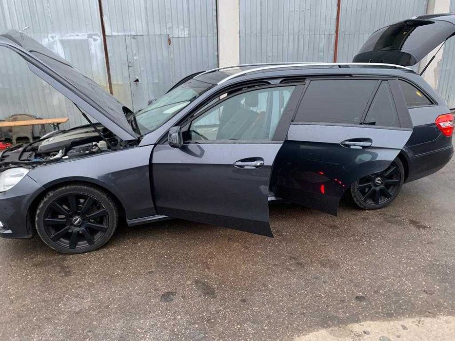 Dezmembrez mercedes w212/e class w212 e350 e220 e300/w211/w212/w213