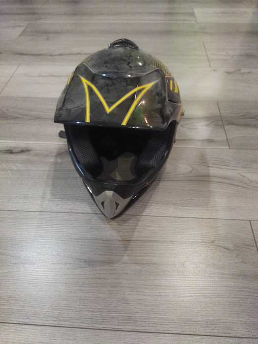 Чисто нова каска