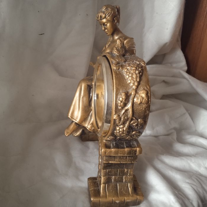 Декоративные часы.