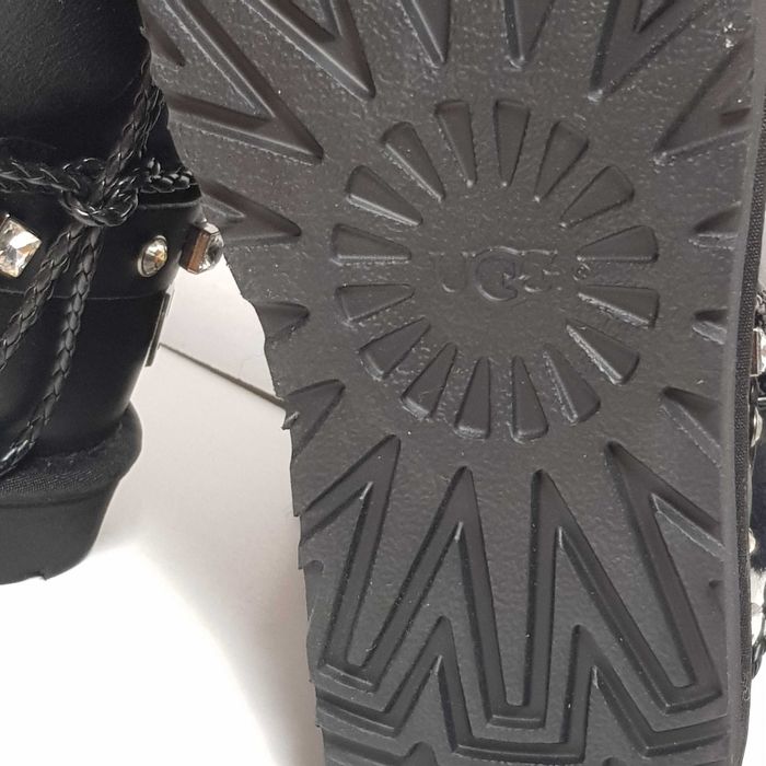 Ugg Australia - Exclusiviste !    marimea 35 ! Reducere !