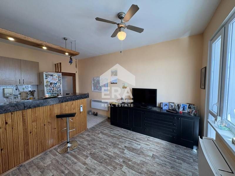 Продава се Двустаен апартамент в Варна, Младост 2 - 59 кв.м за 2795 €/кв.м - Снимка #3