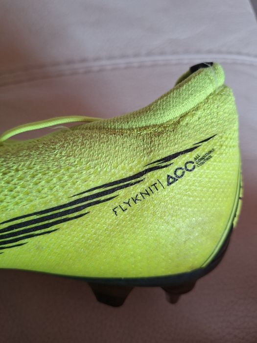 Бутонки футболни обувки Nike mercurial