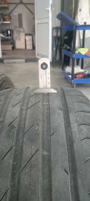 225/40/R18 nokian