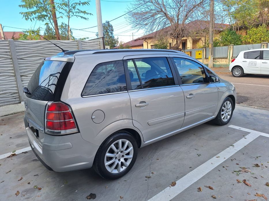 Opel Zafira 1.9 cdti Full cu Panoramic