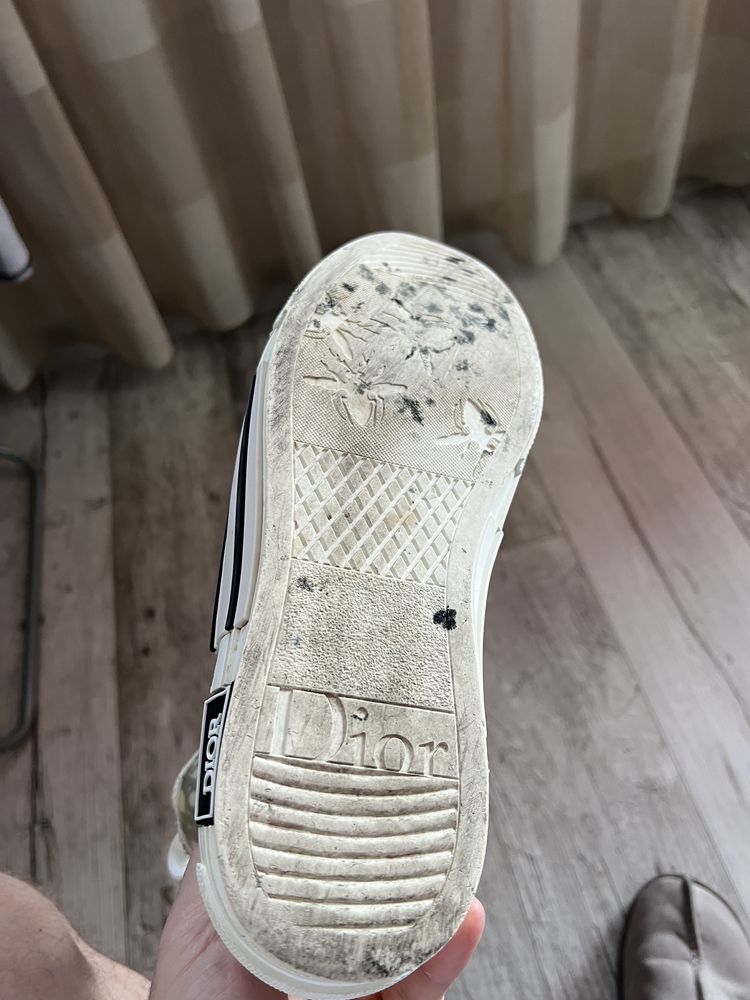 Dior b23.