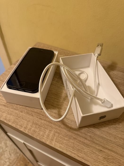 Iphone se 16gb space grey