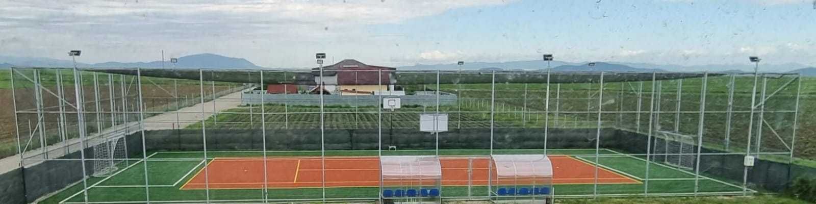 Închiriere teren de fotbal/tenis sintetic