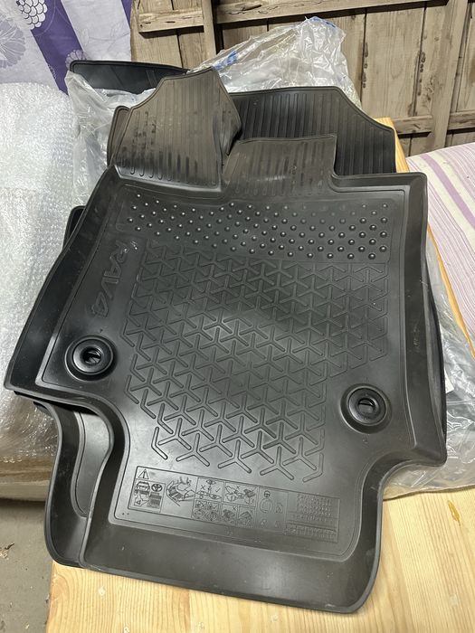 Полики на Тойота Рав 4