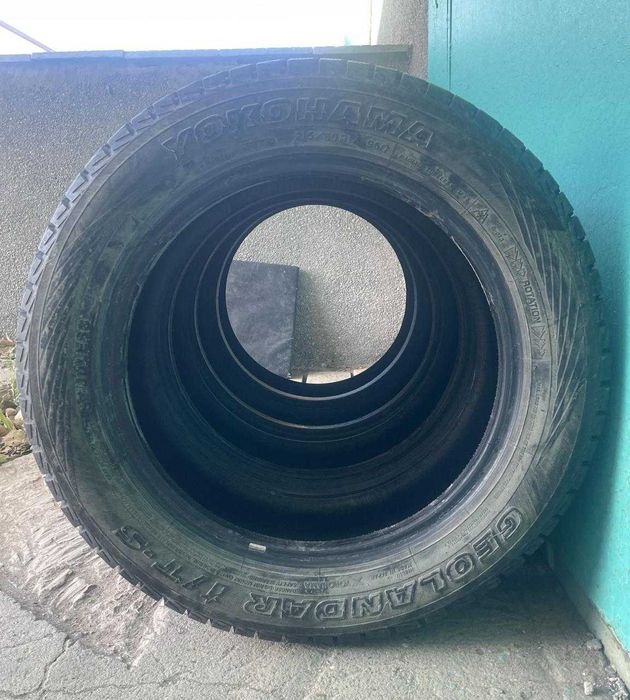 Продам зимние шины R17/215/60 "Yokohama"