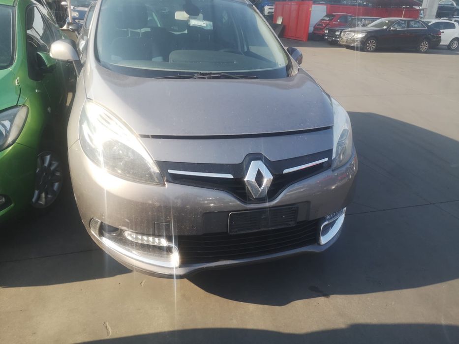 Dezmembrez Renault Scenic 1.5 dci