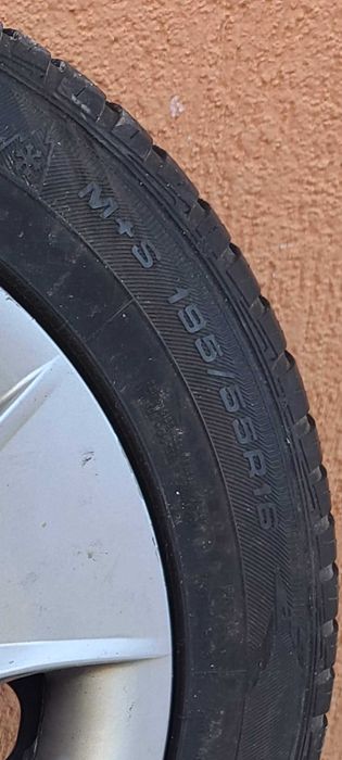 Jante BMW pe 16 cu cauciucuri de iarnă-vară 195/55 R16