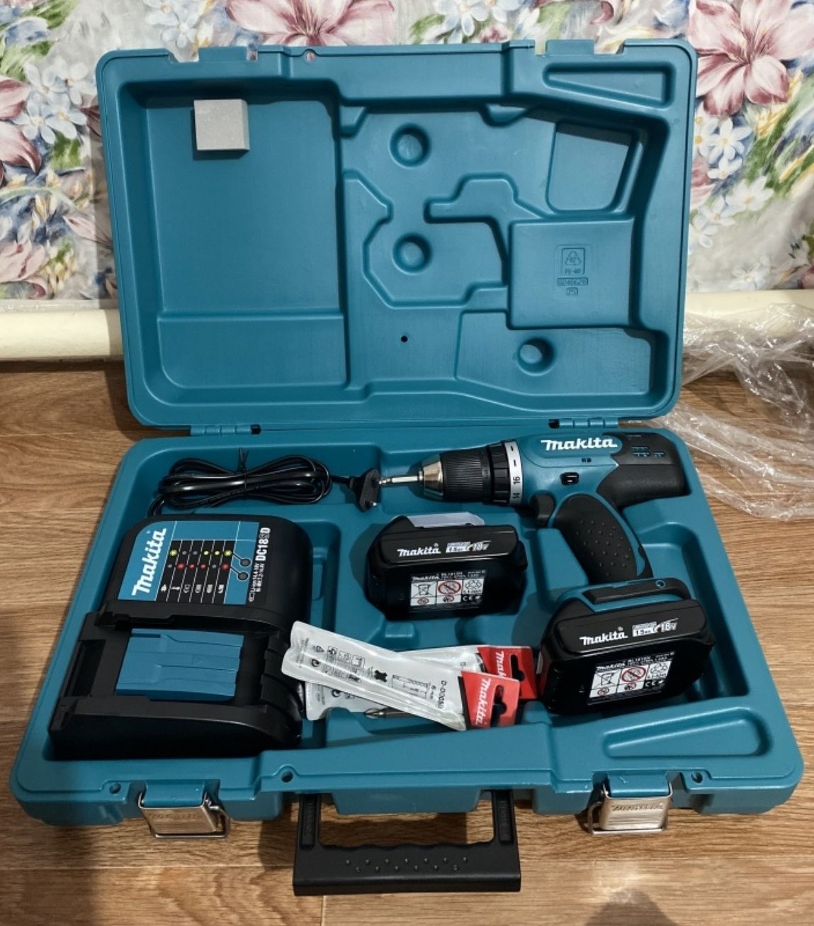 Новый шуруповерт Makita DDF453SYE, 18v, 2 акб, быстрое з.у, кейс