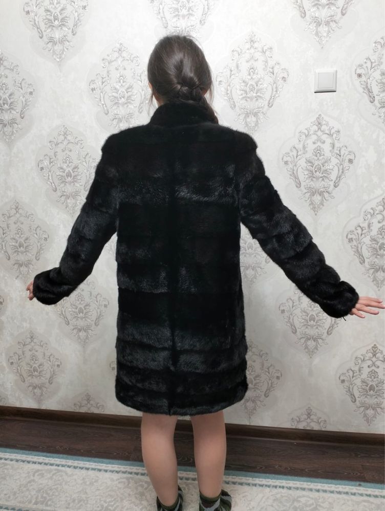 Продам норковую шубу