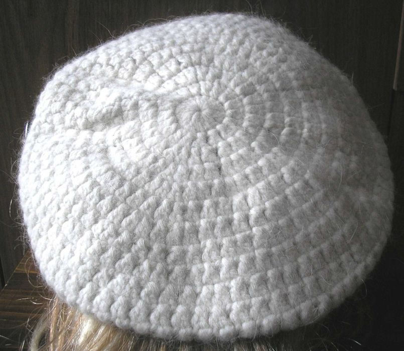 Бяло таке, шал, 6-7 год., 3 лв.