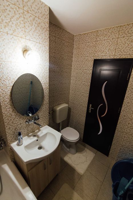 Inchiriez apartament