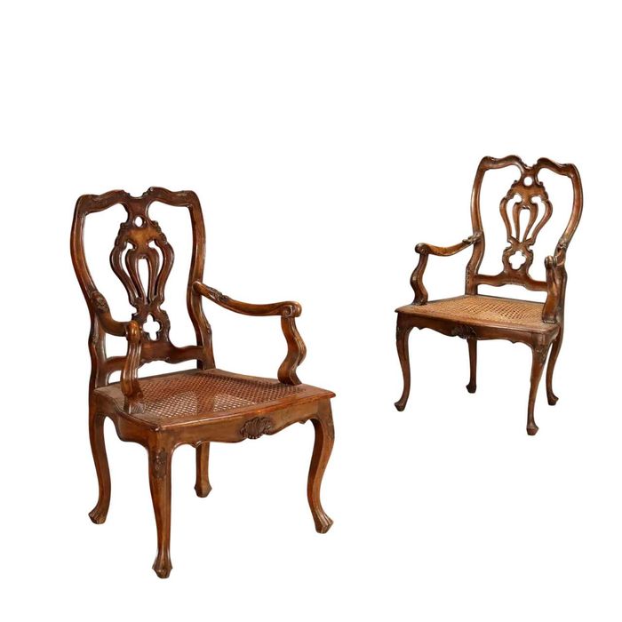 Pereche de fotolii din nuc, stil barocchetto, început de secol XX