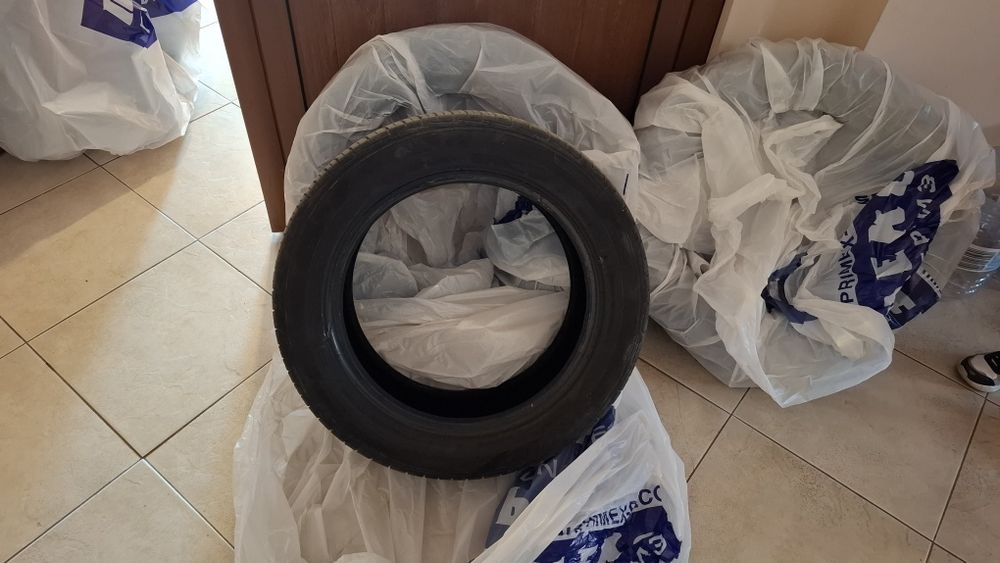 Продавам 4 бр летни гуми 205 / 55 / 16