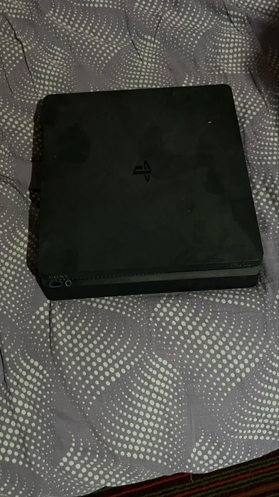 PlayStation 4 sotiladi 340$ kami bor
