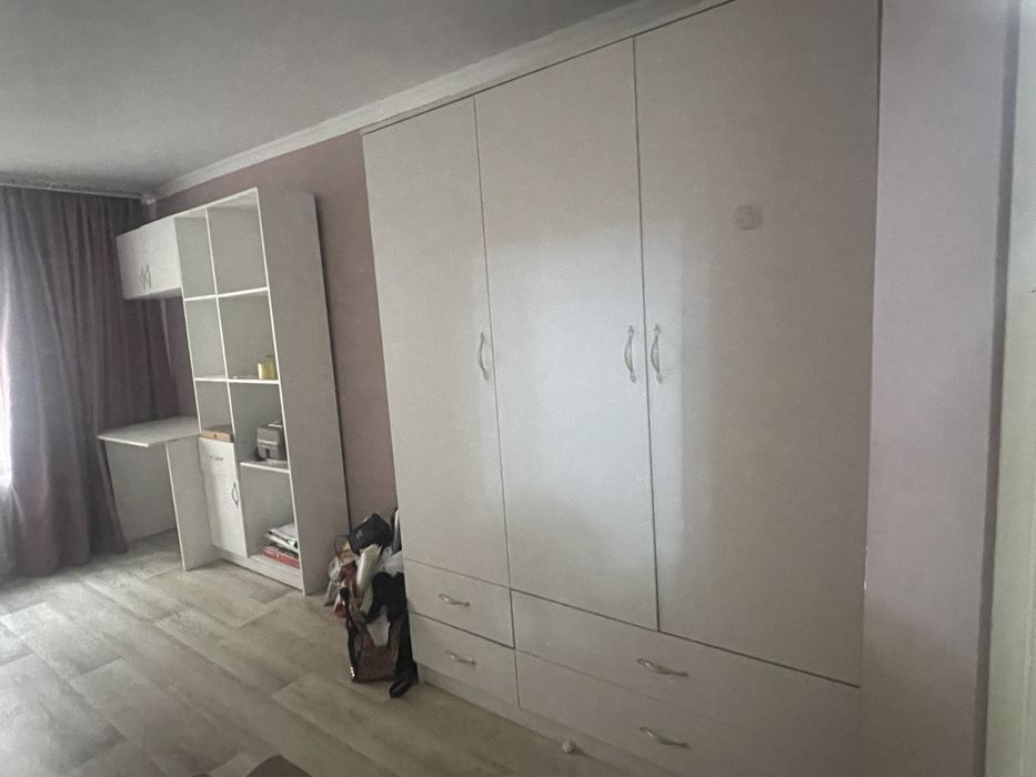 Продам шкаф, комод, стол, полки