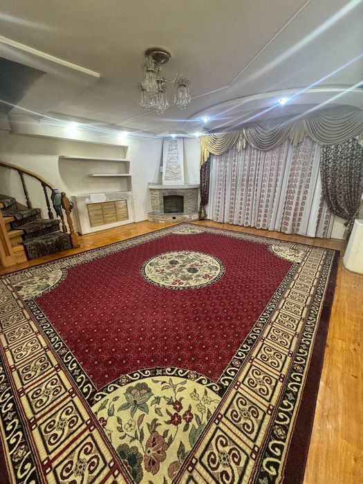 Продам 4/3-4/10 двух уровневую квартиру ул. БАБУР.