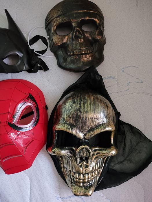 Колекция маски за игра