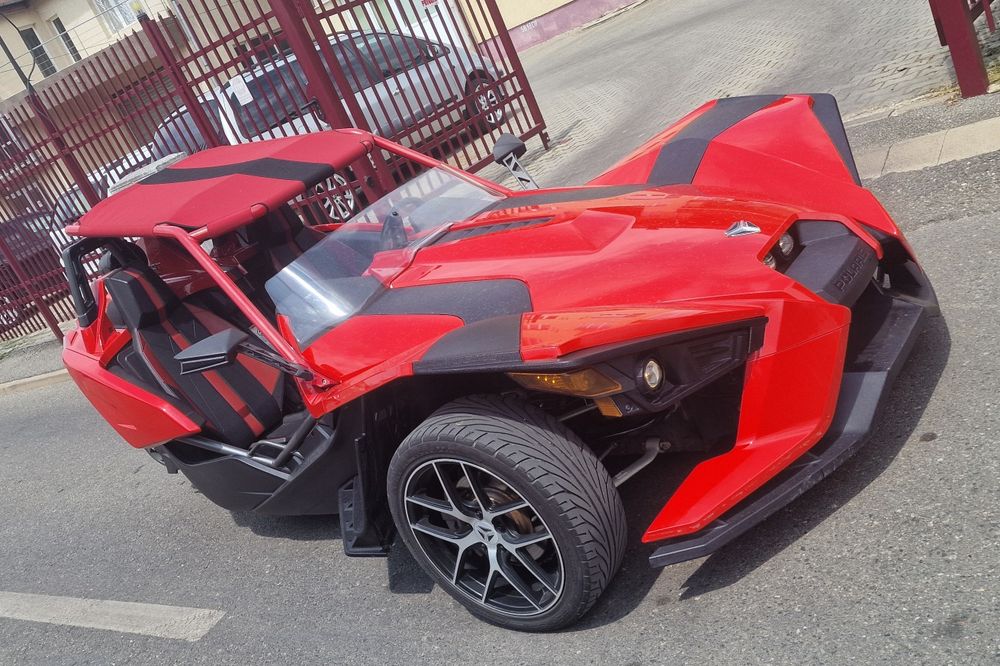 Polaris Slingshot 2.4i 170CP An 2017 km 31 mii Variante +/- Dif 
Motor