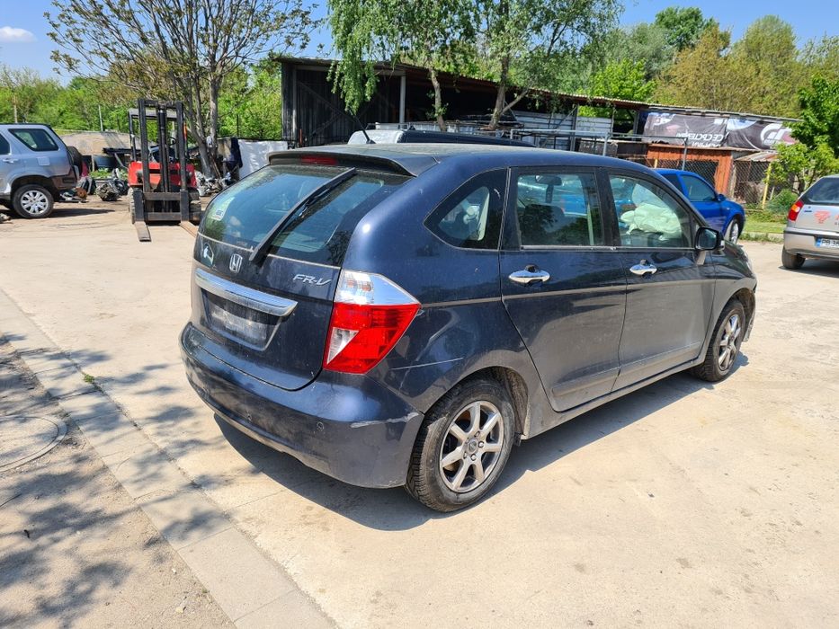 Продавам хонда ФРВ,1.7 Бензин,НА ЧАСТИ