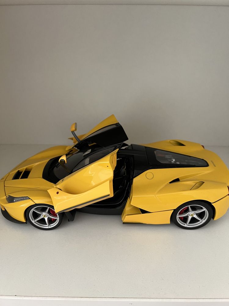La Ferrari Hotwheels Elite 1:18